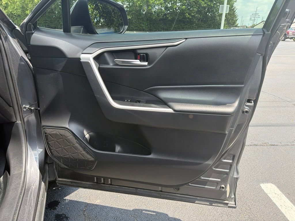 Used 2021 Toyota RAV4 XLE w/ Convenience Package AWD/4WD image 26
