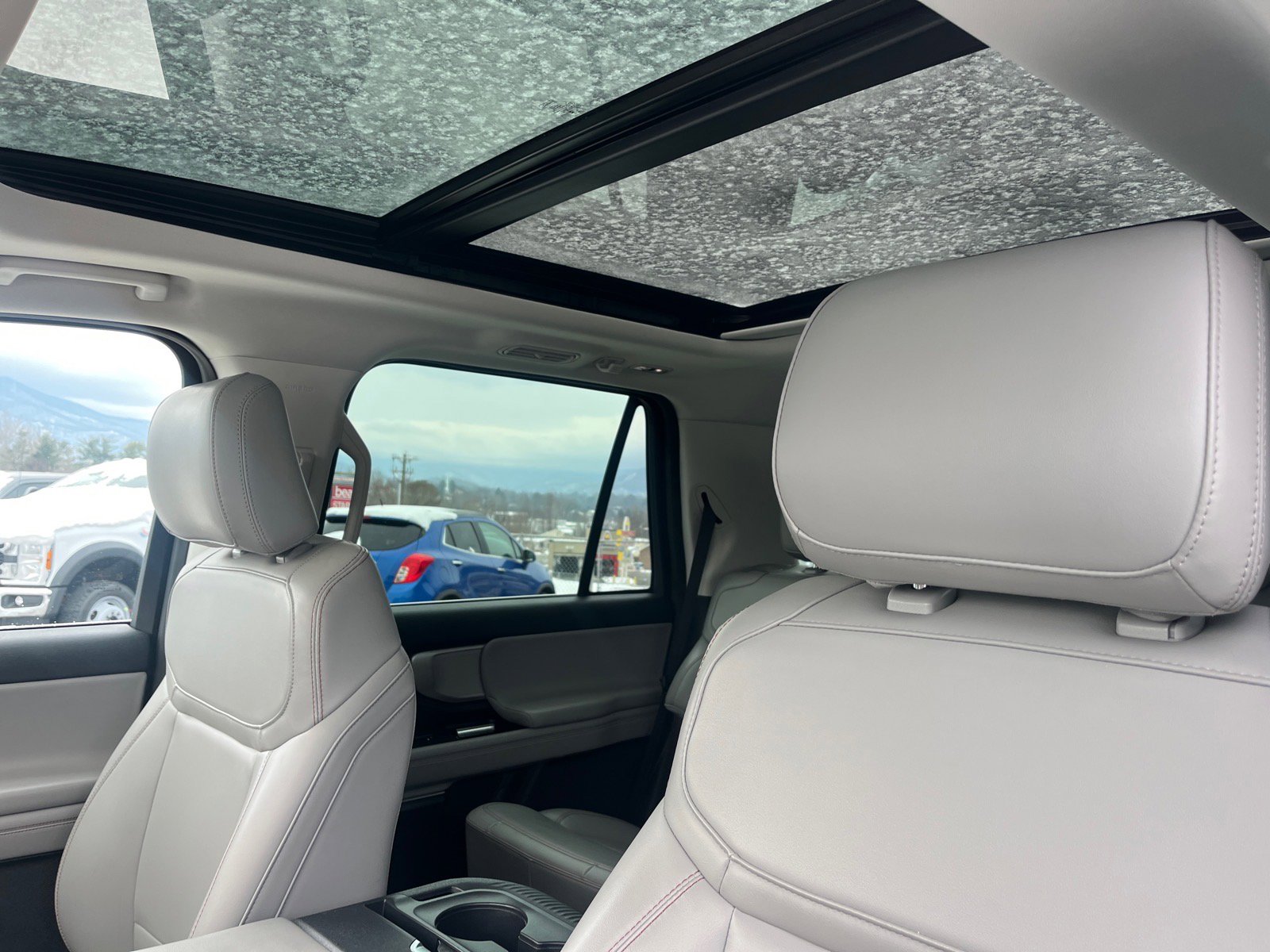 Certified 2025 Ford Expedition Active AWD/4WD image 7