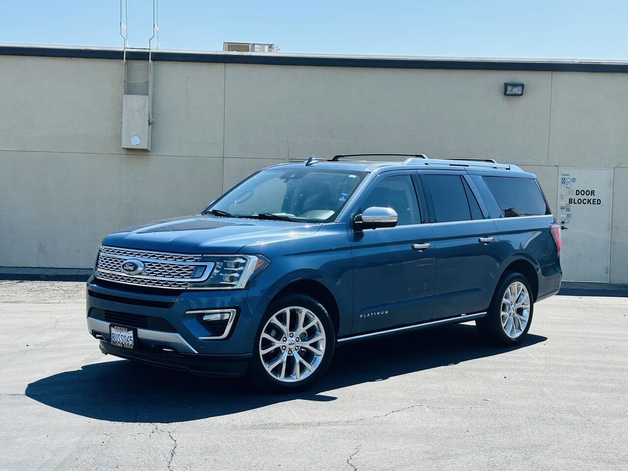 Used 2018 Ford Expedition Max Platinum AWD/4WD image 4