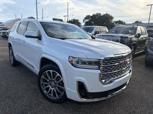Used 2023 GMC Acadia Denali w/ Denali Technology Package FWD image 4