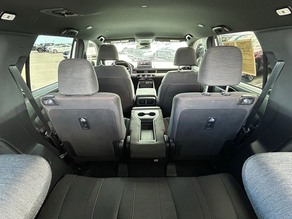 Used 2023 Honda Pilot Sport image 42