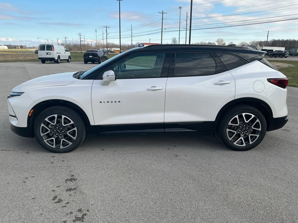 Used 2025 Chevrolet Blazer RS w/ Enhanced Convenience Package AWD/4WD image 6