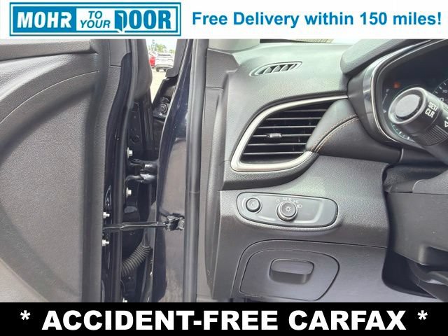 Used 2022 Chevrolet Trax LT AWD/4WD image 16