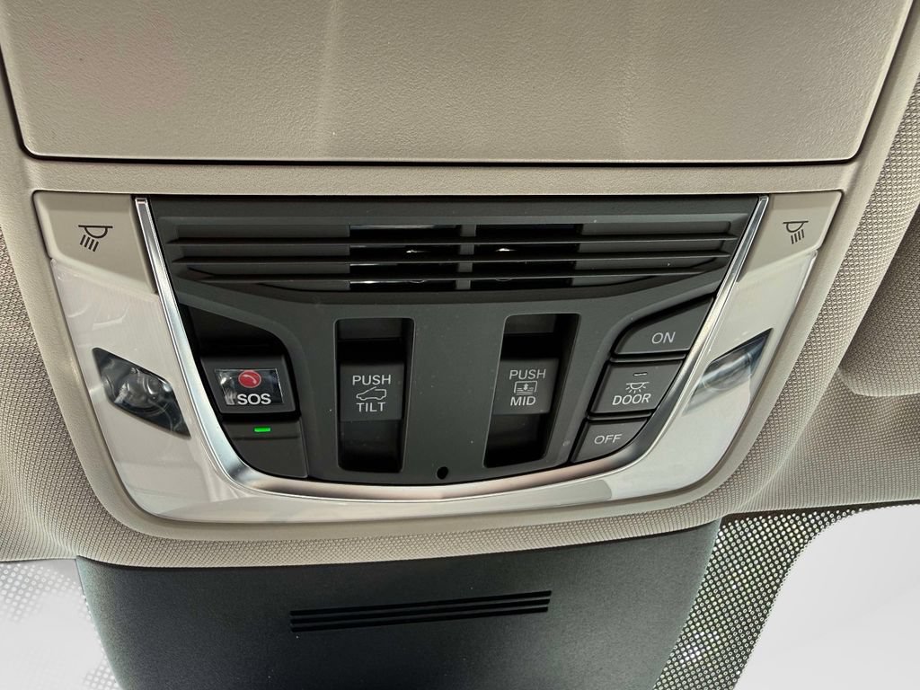 Certified 2025 Acura MDX w/ Technology Package AWD/4WD image 30