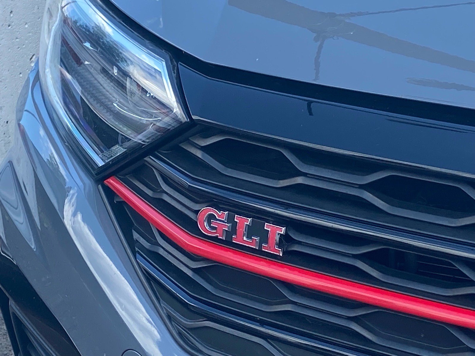 Used 2019 Volkswagen Jetta GLI FWD image 3