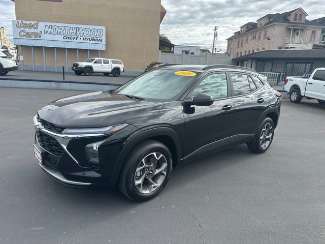 Used 2025 Chevrolet Trax LT