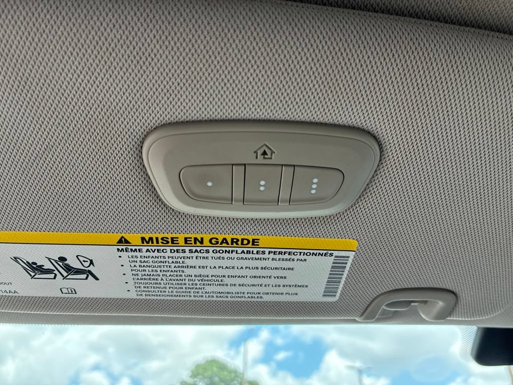 Used 2017 Chrysler Pacifica Limited FWD image 18