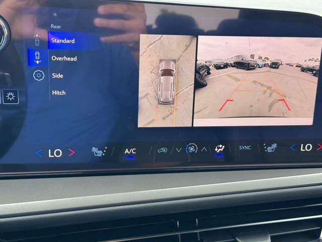 New 2026 Chevrolet Traverse LT w/ Sun and Wheel Package image 13