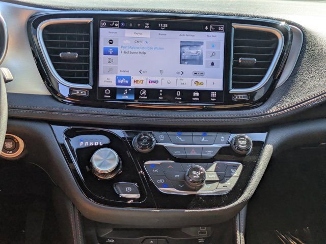 New 2026 Chrysler Pacifica Pinnacle FWD image 16