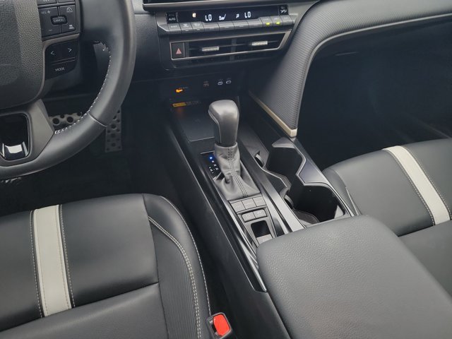 Used 2025 Toyota Camry SE FWD image 19