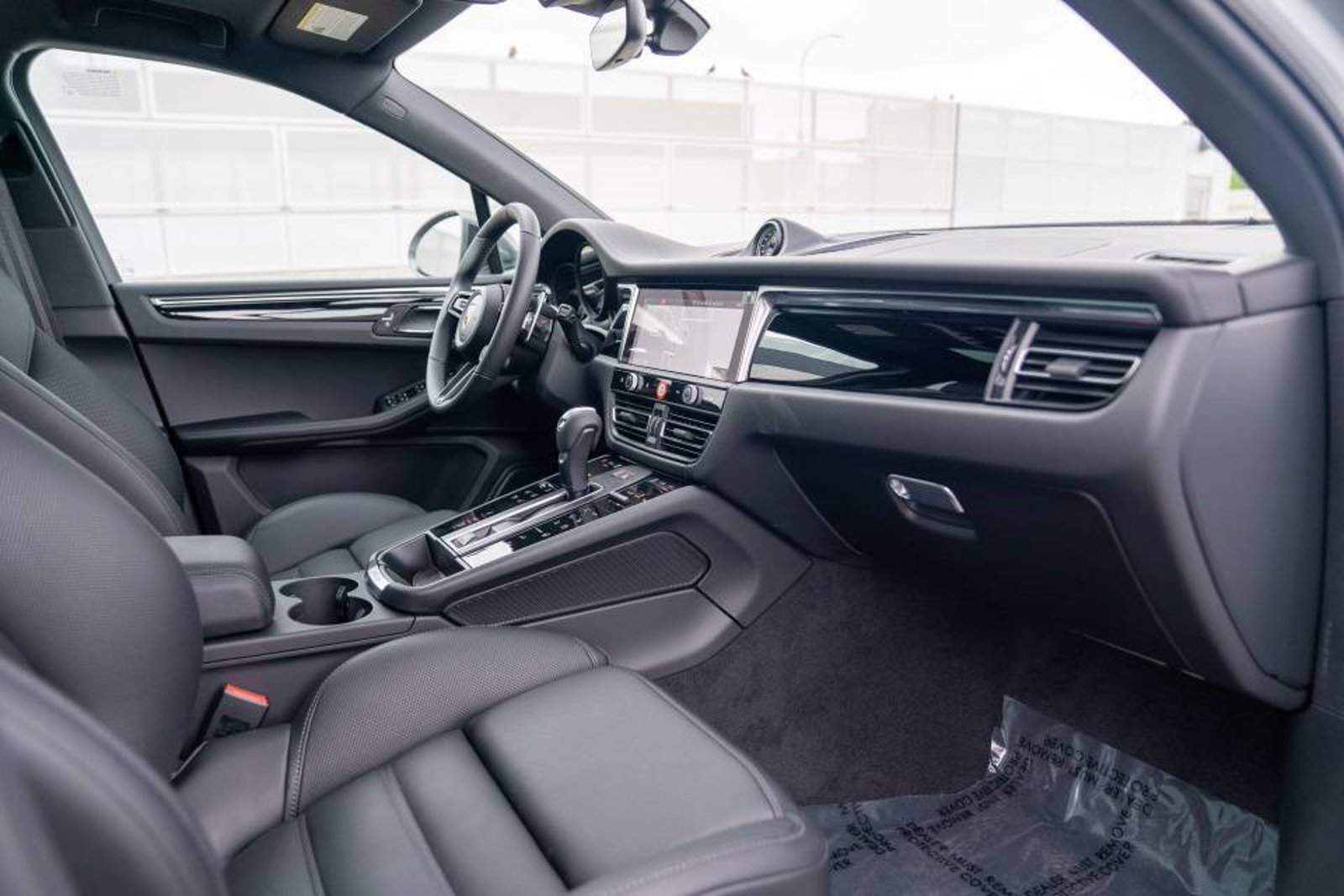 New 2026 Porsche Macan Turbo AWD/4WD image 26