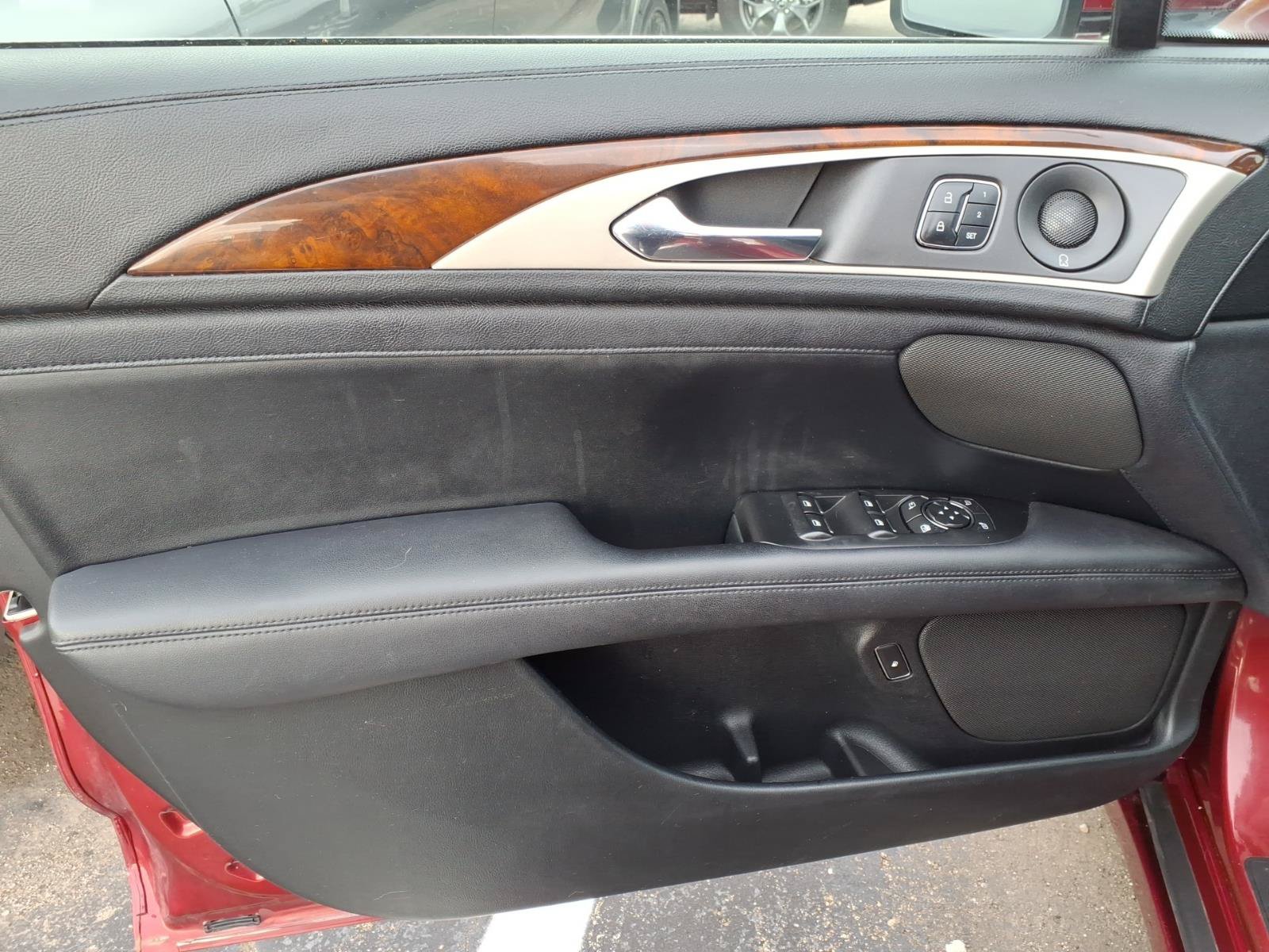 Used 2018 Lincoln MKZ Reserve FWD image 12