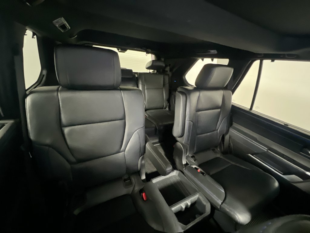 Used 2024 Toyota Sequoia Platinum AWD/4WD image 29