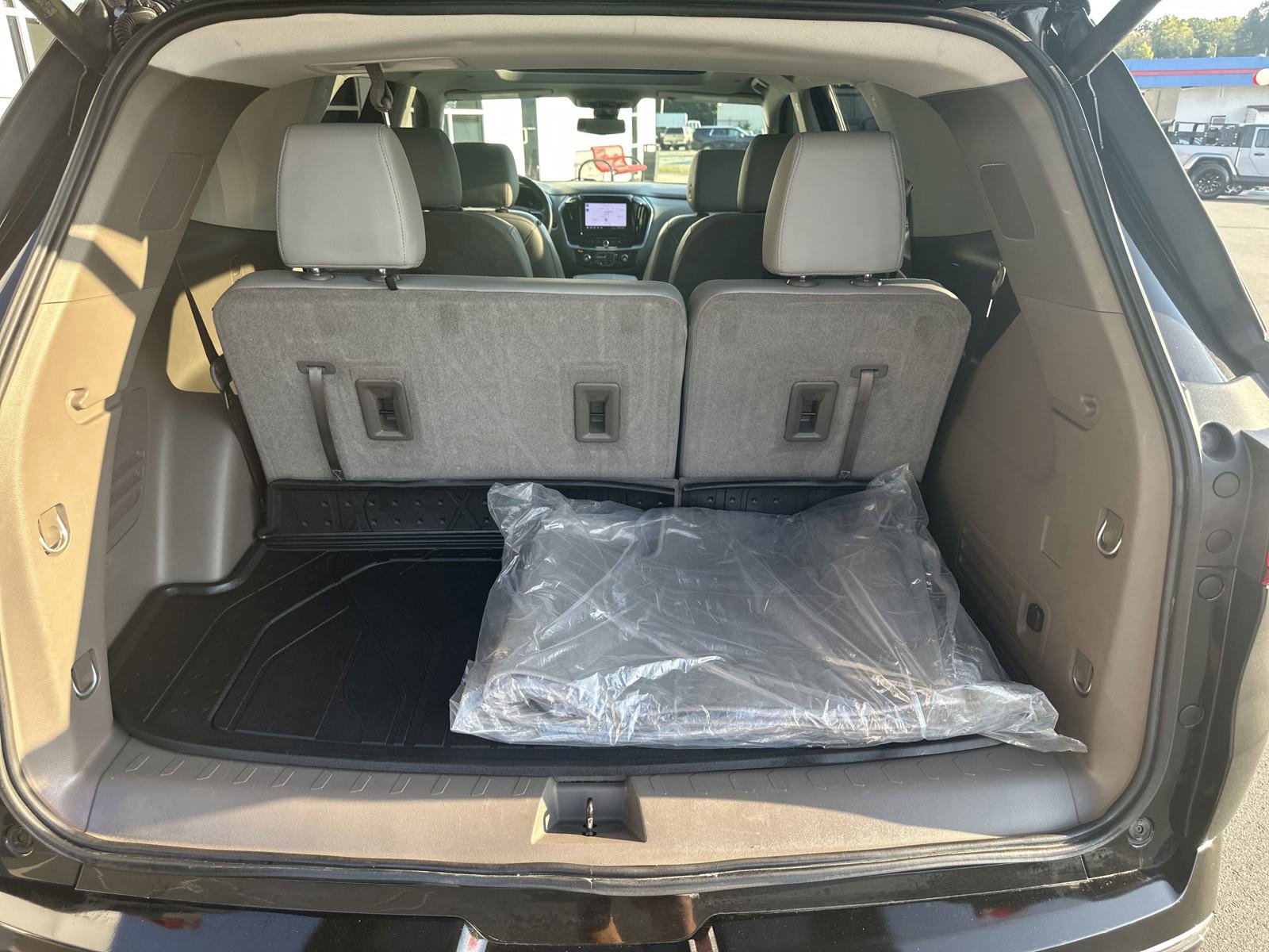 Used 2020 Chevrolet Traverse Premier w/ LPO, Floor Liner Package image 27