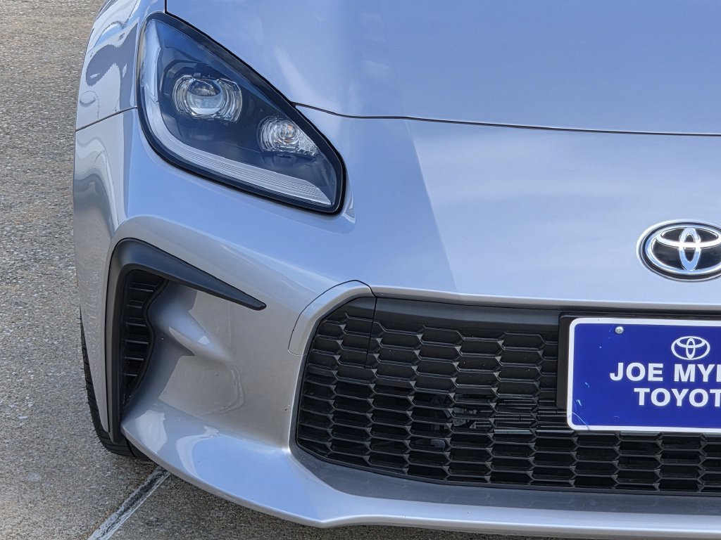Used 2025 Toyota GR86 Premium w/ ALL Weather Mat Package (TMS) RWD image 5