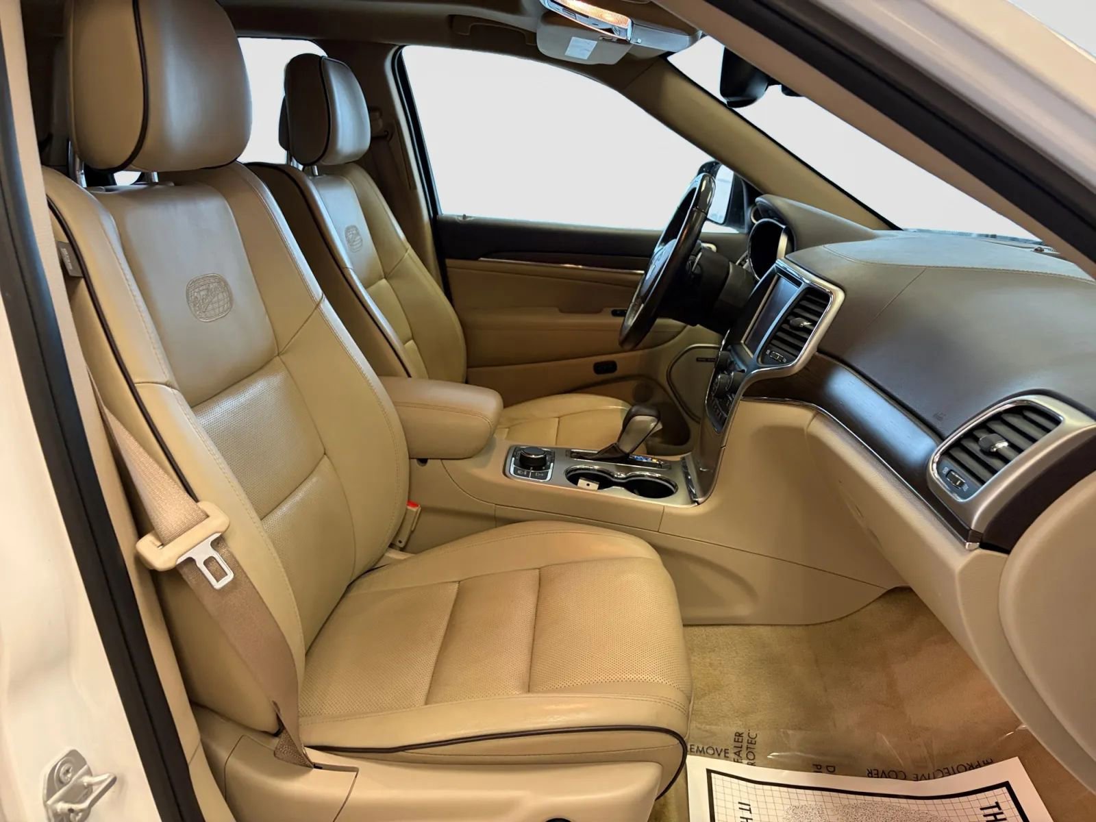 Used 2016 Jeep Grand Cherokee Overland w/ Advanced Technology Group AWD/4WD image 57