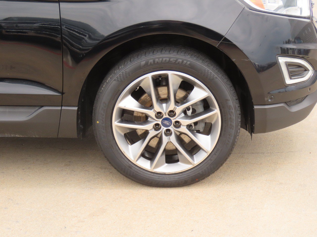 Used 2017 Ford Edge Titanium w/ Equipment Group 302A FWD image 9