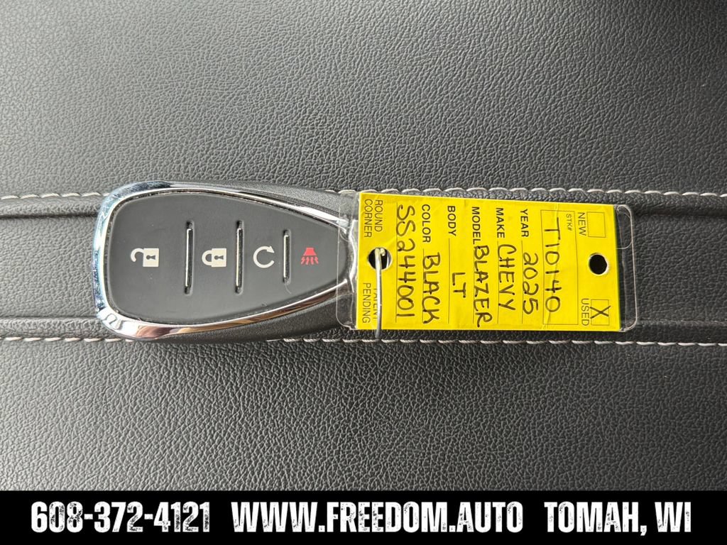Used 2025 Chevrolet Blazer LT AWD/4WD image 31