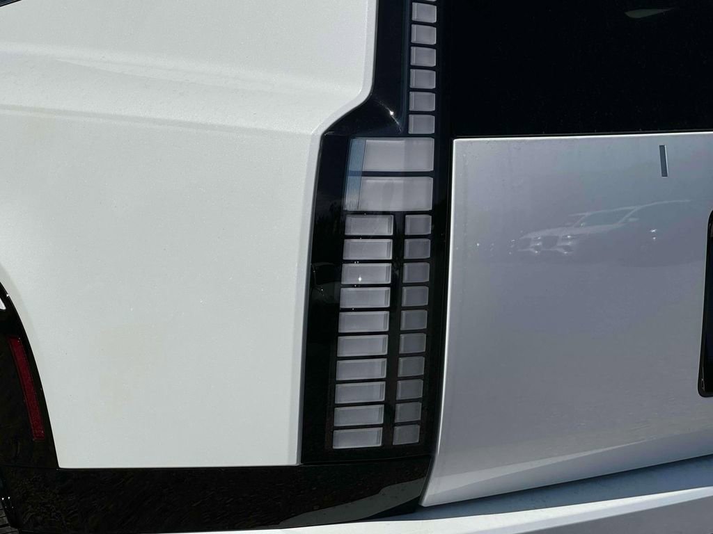 New 2026 Hyundai Ioniq 9 SEL image 8