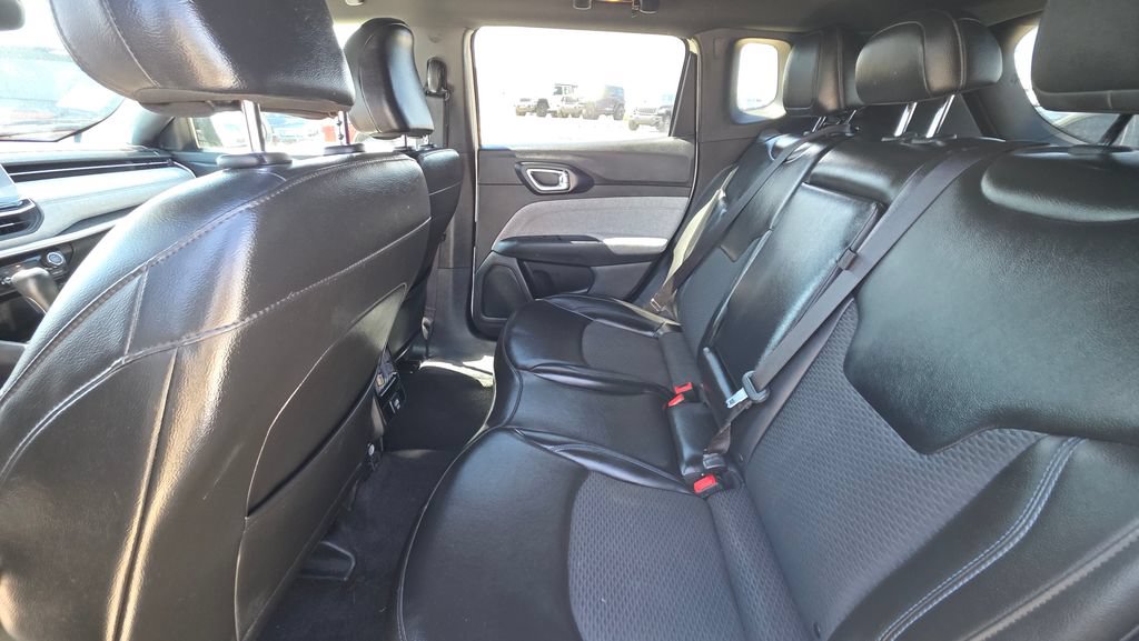 Used 2023 Jeep Compass Latitude AWD/4WD image 13