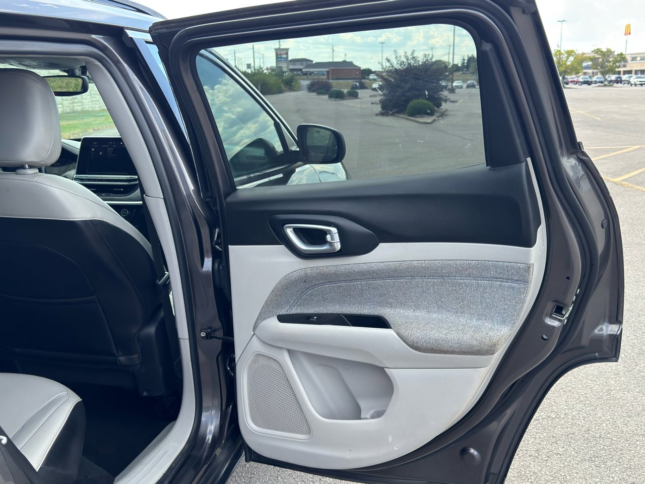 Used 2022 Jeep Compass Latitude w/ Convenience Group image 33