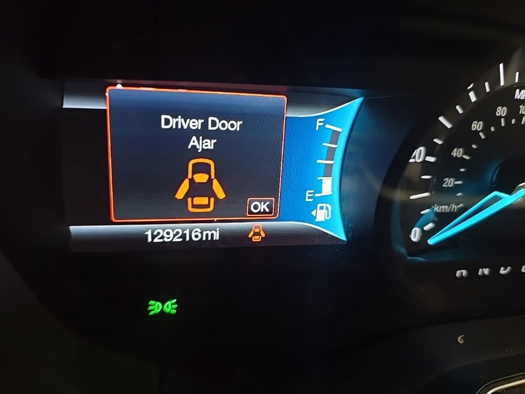 Used 2018 Ford Fusion SE w/ Equipment Group 602A FWD image 8