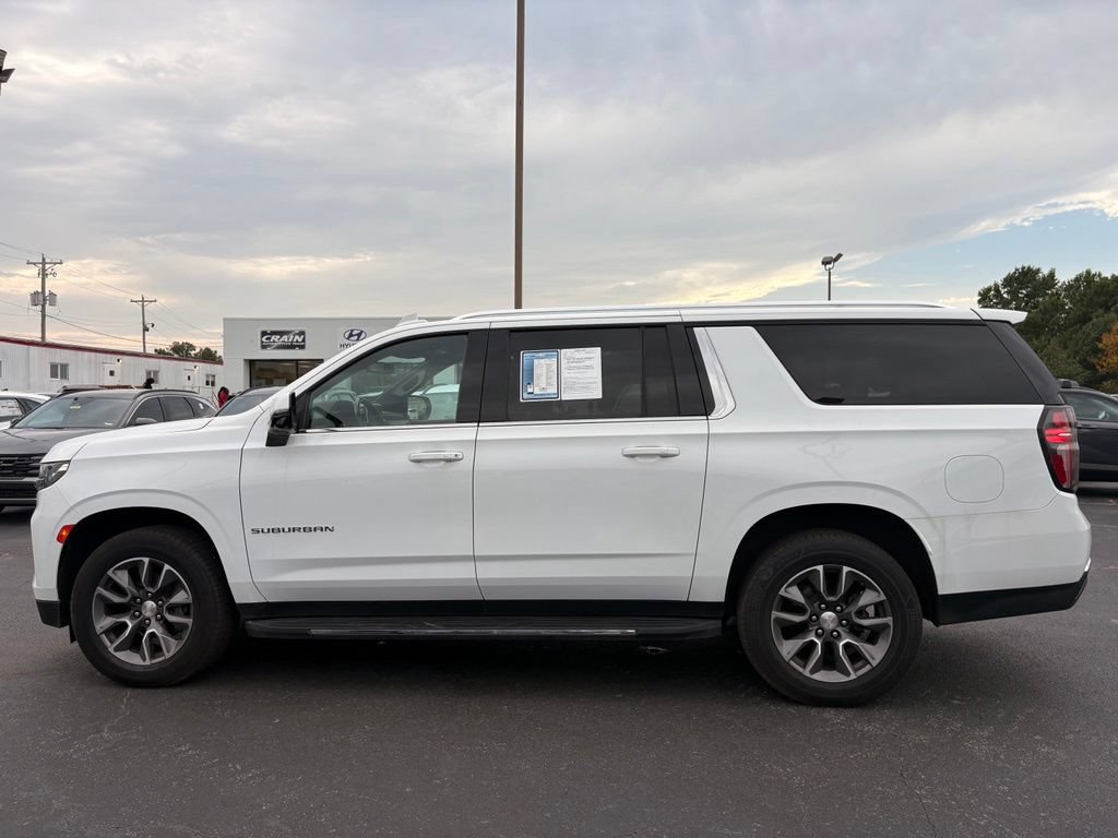 Used 2022 Chevrolet Suburban LT w/ Luxury Package AWD/4WD image 4