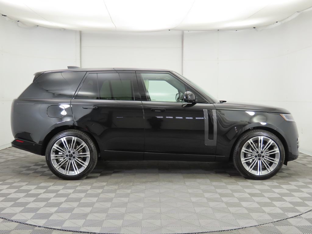 New 2026 Land Rover Range Rover SE image 4