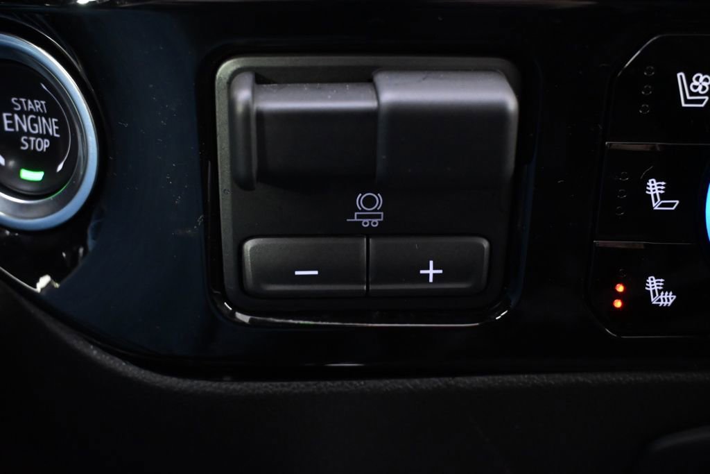 Used 2024 Chevrolet Silverado 2500 ZR2 w/ ZR2 Bison Edition image 37