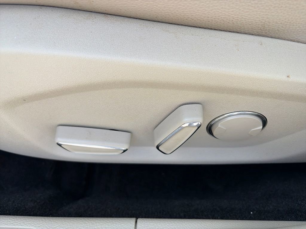 Used 2019 Ford Fusion SEL FWD image 18