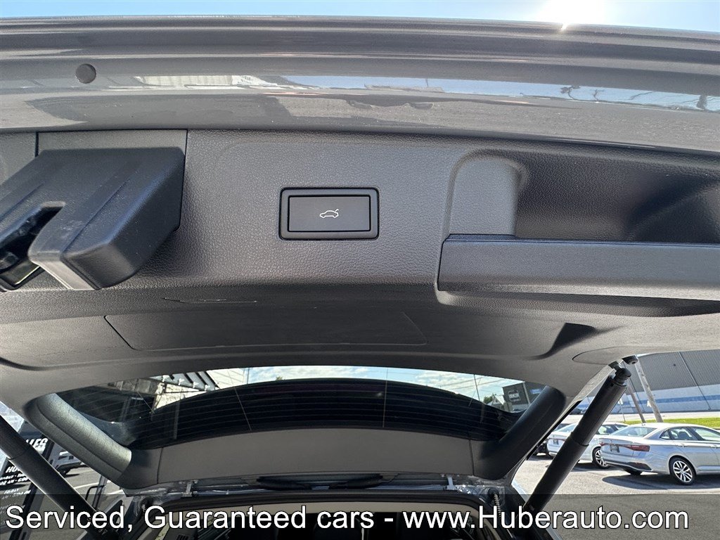 Used 2025 Volkswagen Atlas SEL AWD/4WD image 21