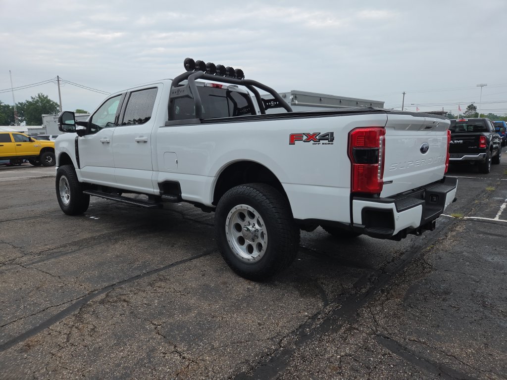Used 2024 Ford F250 Lariat w/ Sport Appearance Package AWD/4WD image 9
