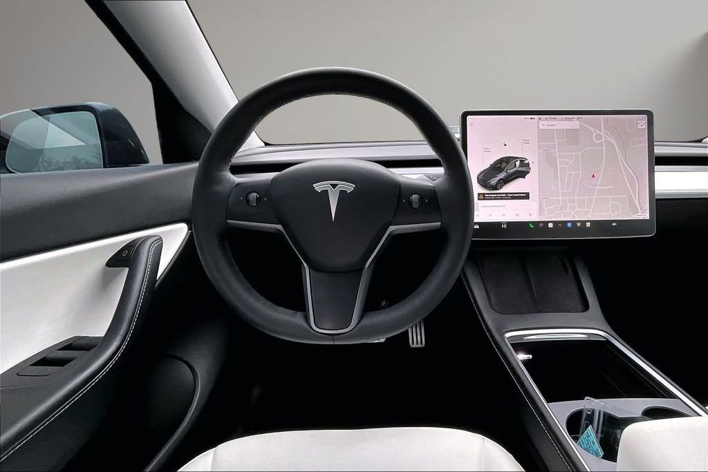 Used 2022 Tesla Model Y Performance image 9
