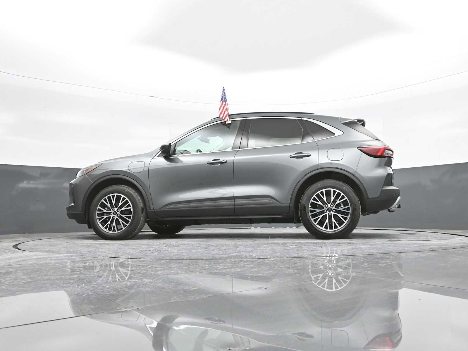 Used 2025 Ford Escape SE w/ PHEV Premium Package image 41