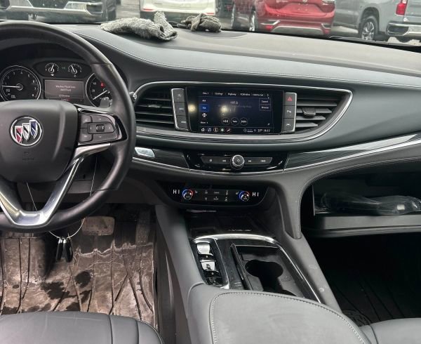 Used 2024 Buick Enclave Essence w/ Sport Touring Edition image 8