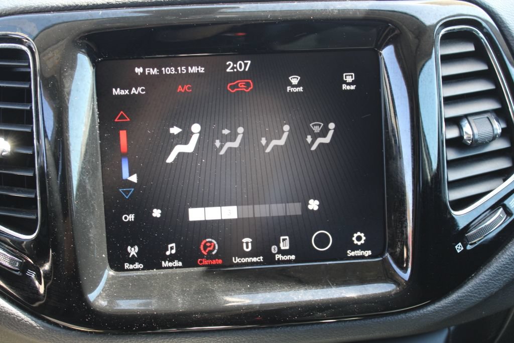 Used 2018 Jeep Compass Limited w/ Safe & Security Group AWD/4WD image 22