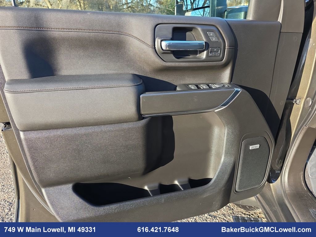 Used 2022 GMC Sierra 3500 AT4 w/ AT4 Premium Plus Package image 29