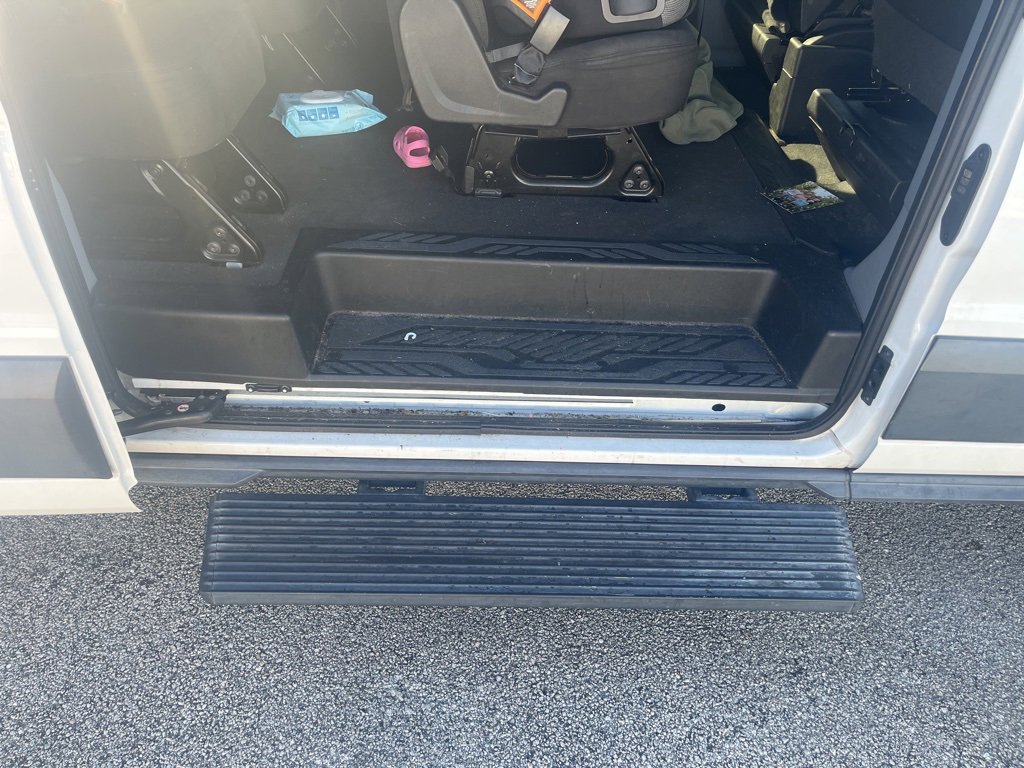 Used 2018 Ford Transit 350 XLT image 5