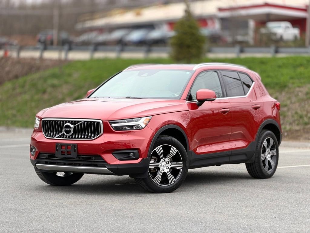 Used 2022 Volvo XC40 T5 Inscription image 1