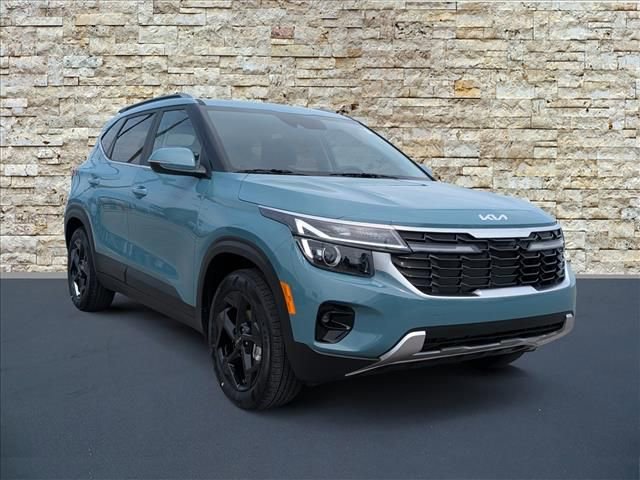 New 2026 Kia Seltos EX FWD image 2