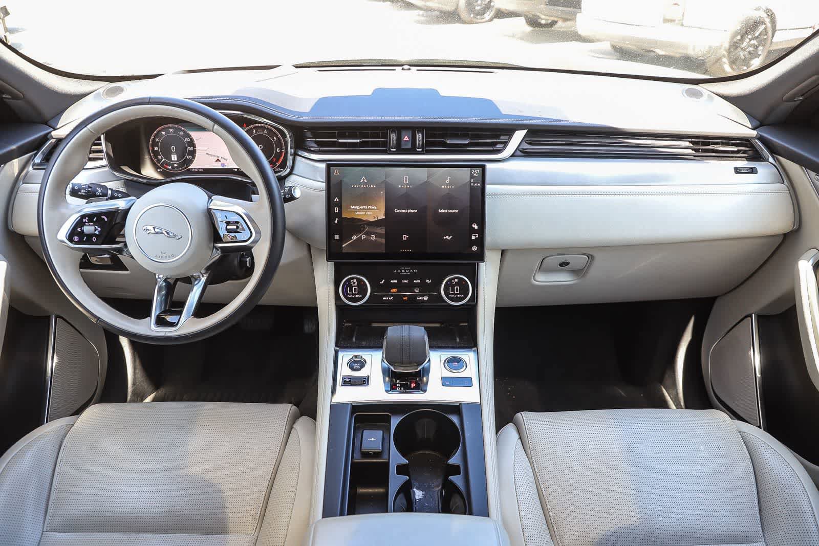 Used 2025 Jaguar F-PACE R-Dynamic S AWD/4WD image 9