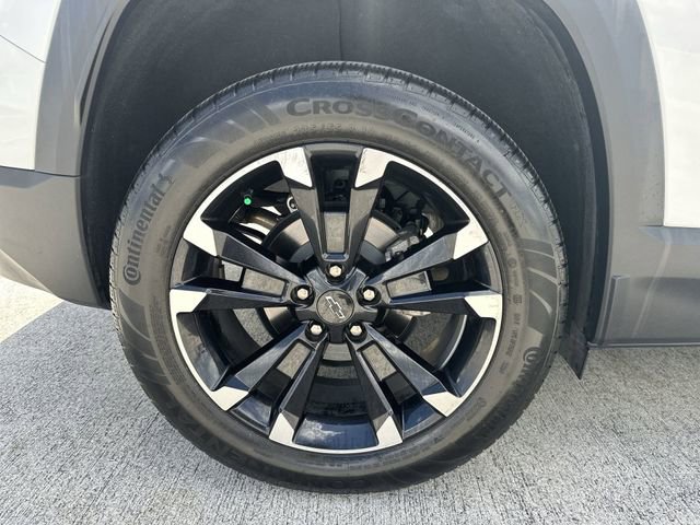 Used 2025 Chevrolet Equinox RS w/ Safety and Technology Package image 11