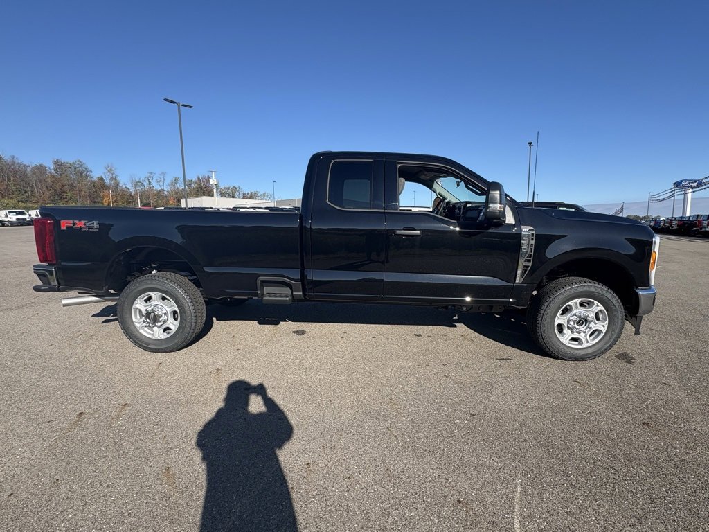 New 2026 Ford F350 XLT w/ FX4 Off-Road Package AWD/4WD image 6