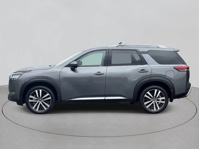 Used 2024 Nissan Pathfinder Platinum w/ Cargo Package AWD/4WD image 2