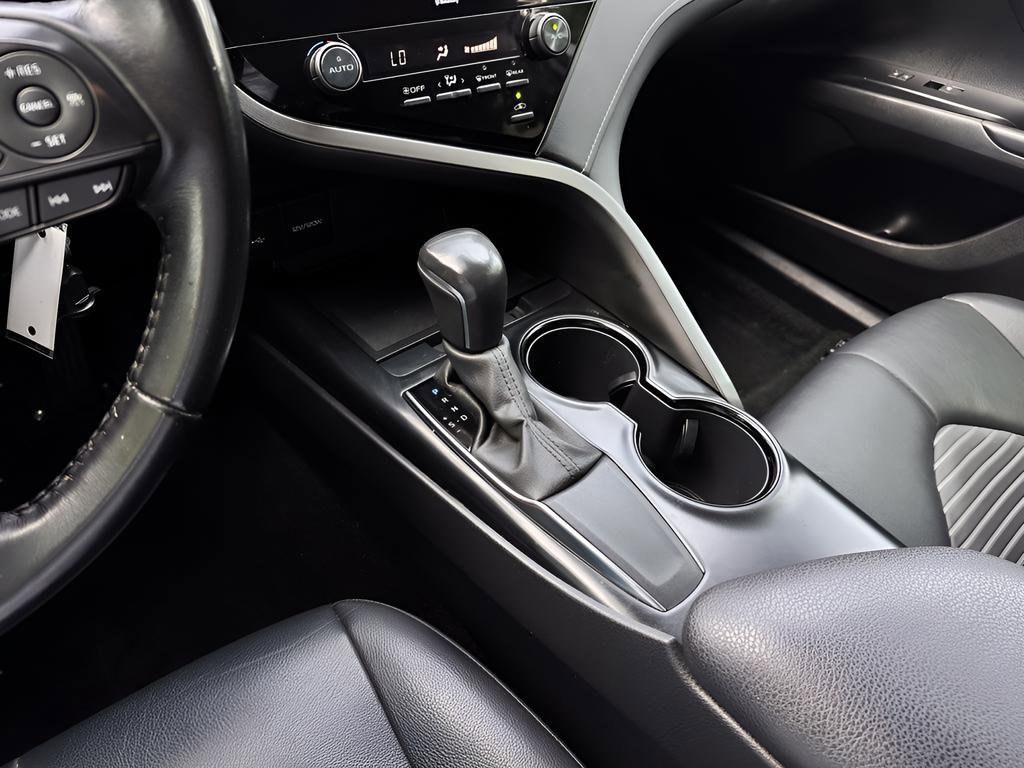 Used 2020 Toyota Camry SE image 14