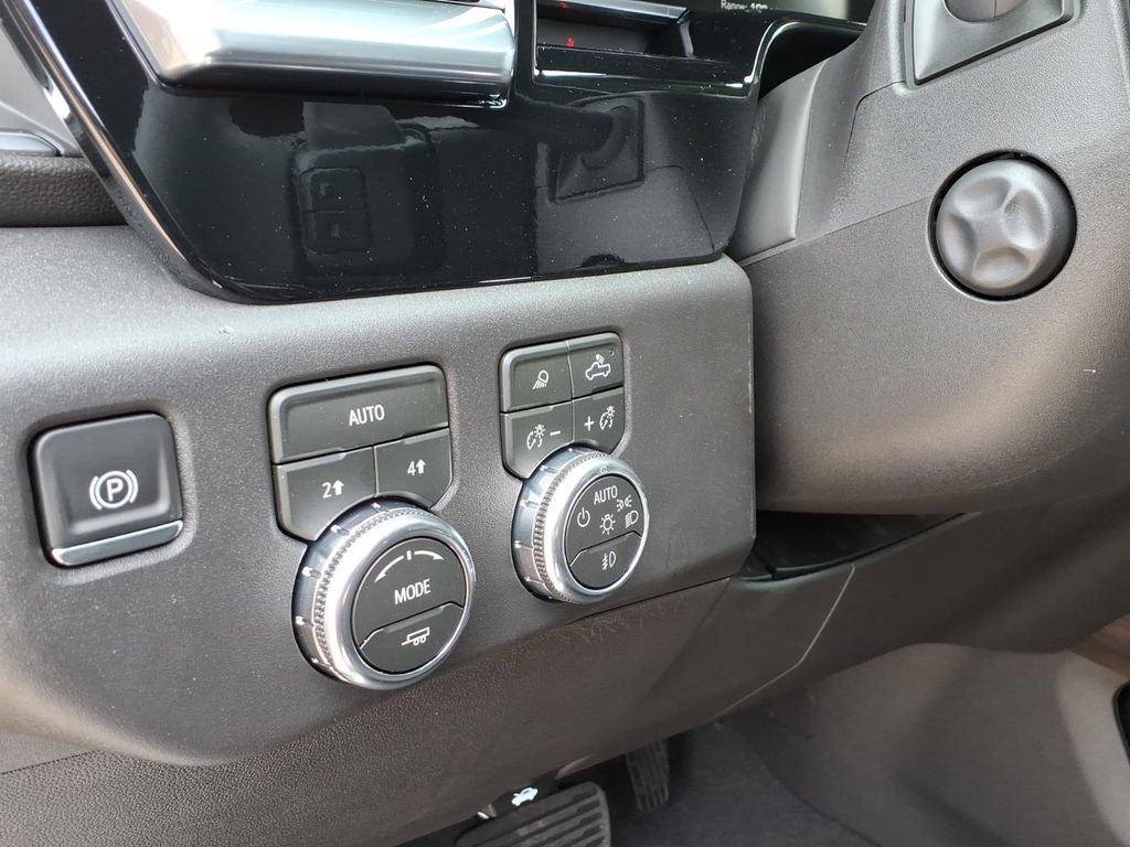 New 2026 GMC Sierra 1500 SLT AWD/4WD image 12