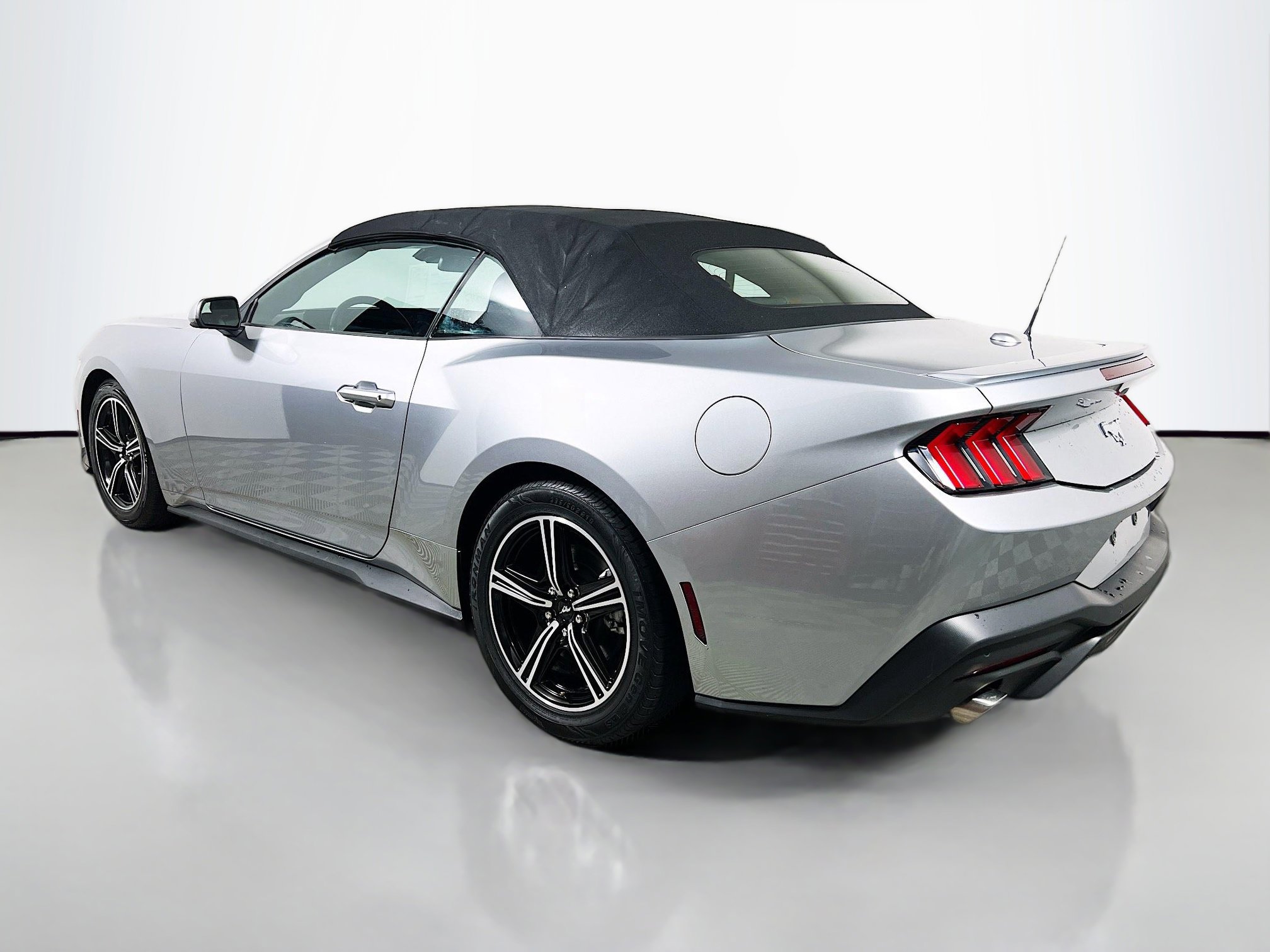 Used 2024 Ford Mustang Premium RWD image 8