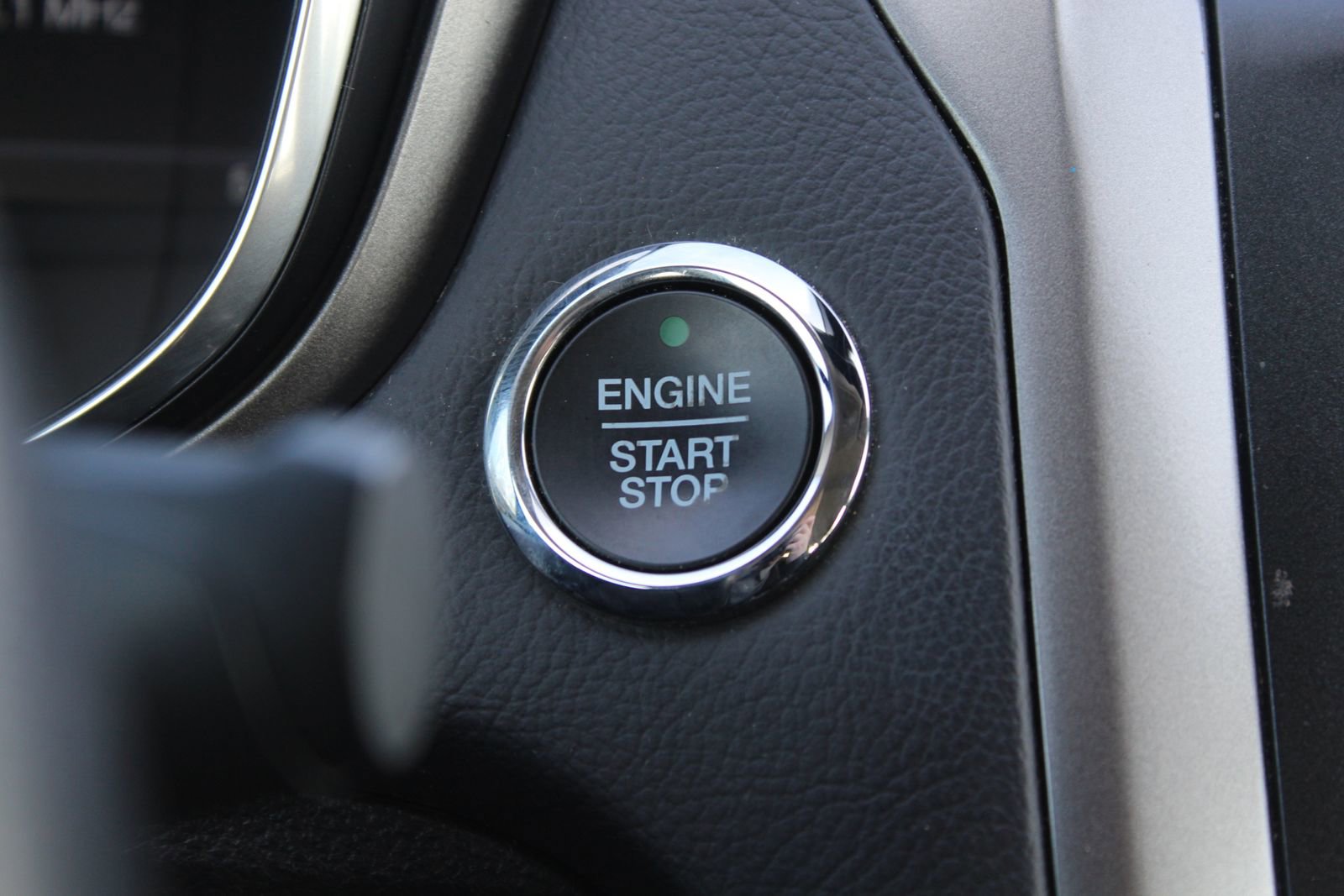 Used 2020 Ford Fusion SE image 20