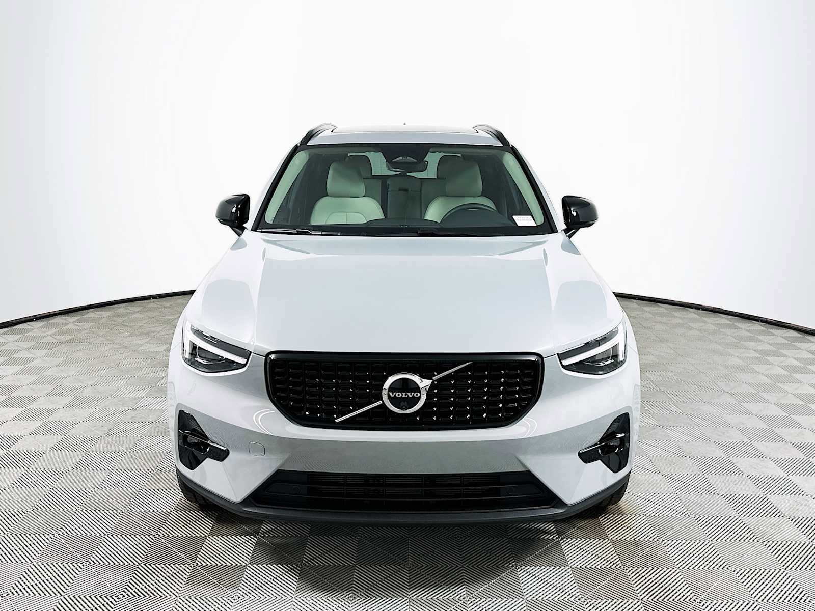 New 2026 Volvo XC40 B5 Plus w/ Protection Package Premier AWD/4WD image 2