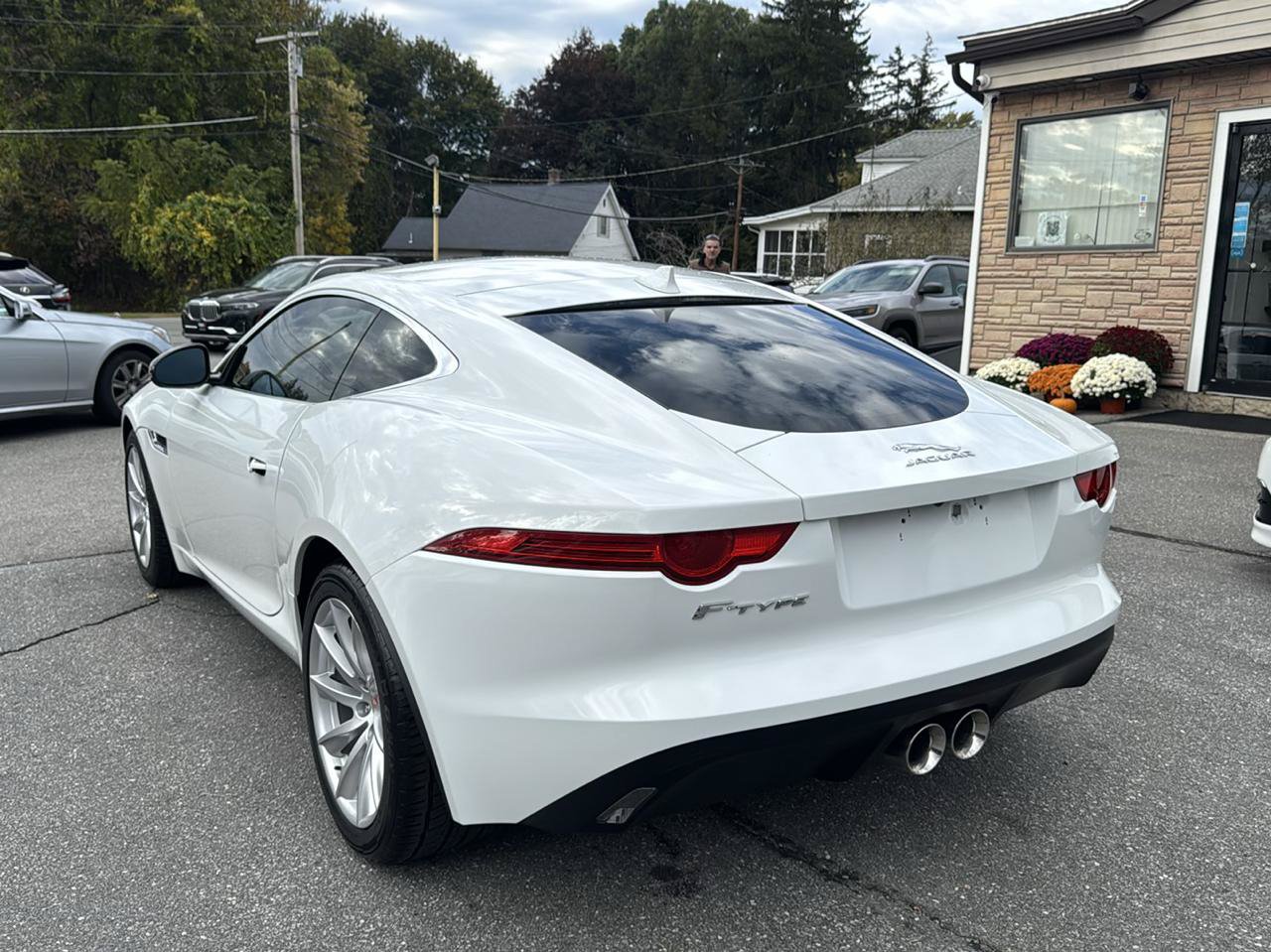 Used 2017 Jaguar F-TYPE Coupe RWD image 12